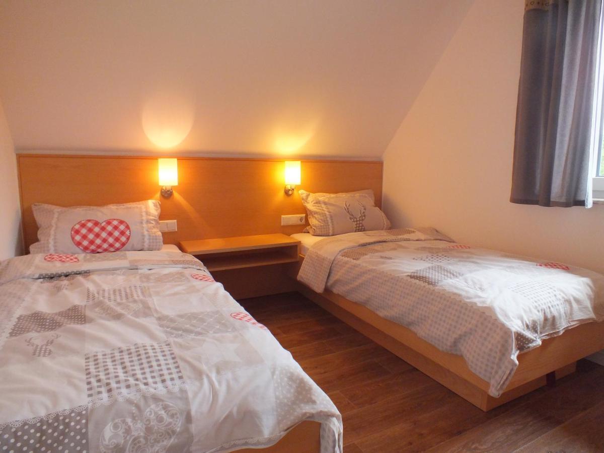 Ferienhaus Moni Mit 2 Separaten Wohnungen Am Silbersee Frielendorf 外观 照片